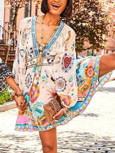Minikleid mit Schleife vorne im Vintage-Maler-Print